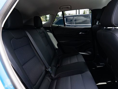 Used 2025 Chevrolet Trax LT FWD image 23