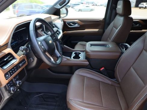 Certified 2024 Chevrolet Tahoe High Country AWD/4WD image 11