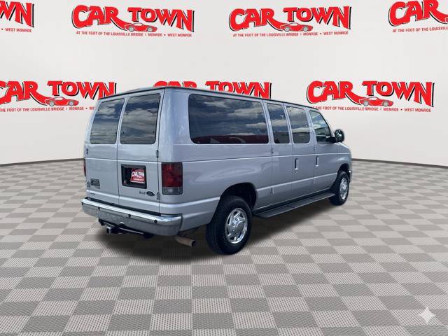 Used 2013 Ford E-350 and Econoline 350 XLT RWD image 3