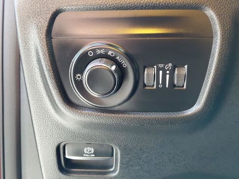 Used 2023 Jeep Grand Cherokee Altitude image 40