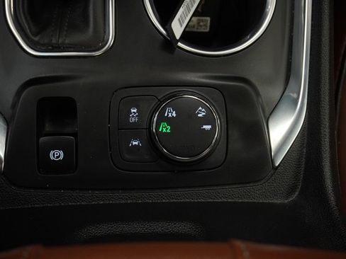 Used 2018 Chevrolet Traverse High Country w/ LPO, Cargo Package AWD/4WD image 37