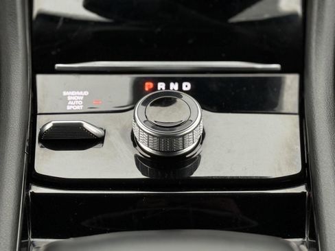 Used 2022 Jeep Grand Cherokee Limited image 20