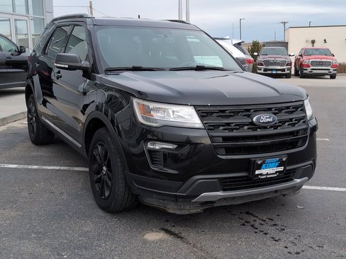 Used 2019 Ford Explorer XLT w/ Equipment Group 201A image 3