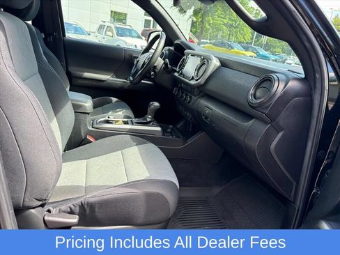 Used 2022 Toyota Tacoma TRD Sport w/ TRD Premium Sport Package AWD/4WD image 19