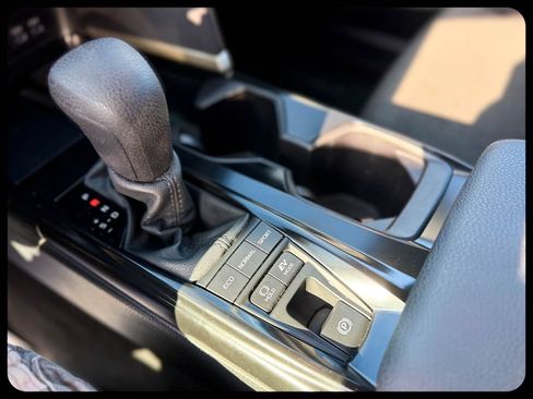 Used 2025 Toyota Camry LE w/ Convenience Package FWD image 21