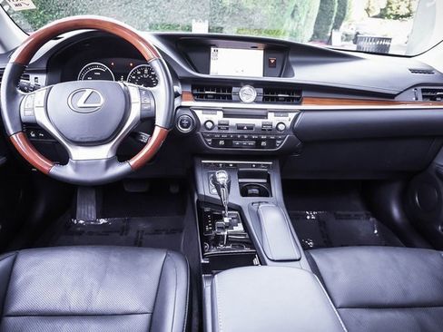 Used 2013 Lexus ES 300h 300h image 18