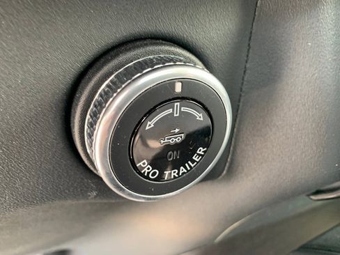Certified 2025 Lincoln Navigator Reserve AWD/4WD image 25