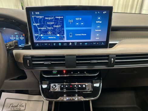 Used 2023 Lincoln Corsair AWD w/ Equipment Group 101A image 6