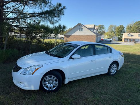 Used 2010 Nissan Altima 2.5 S image 6
