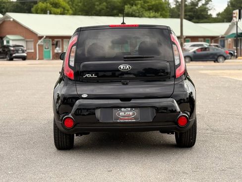 Used 2016 Kia Soul + w/ Primo Package FWD image 8