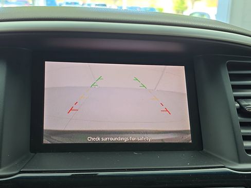 Used 2014 Nissan Pathfinder SV FWD image 22