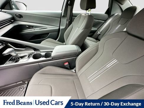 Used 2025 Hyundai Elantra SEL FWD image 26