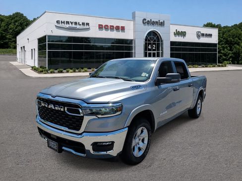Used 2025 RAM 1500 Big Horn AWD/4WD image 2