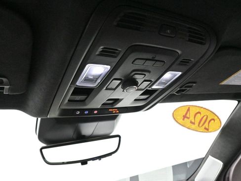 Used 2024 Cadillac Escalade Premium Luxury Platinum image 32