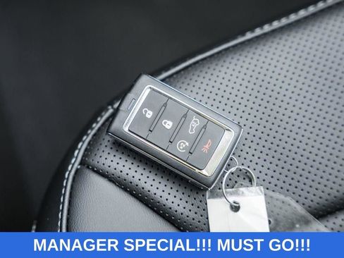 New 2024 Jeep Grand Cherokee Limited 4xe w/ Luxury Tech Group II image 39