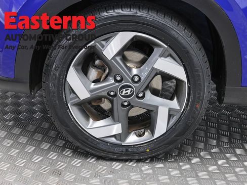 Used 2023 Hyundai Venue Limited w/ Cargo Package FWD image 33