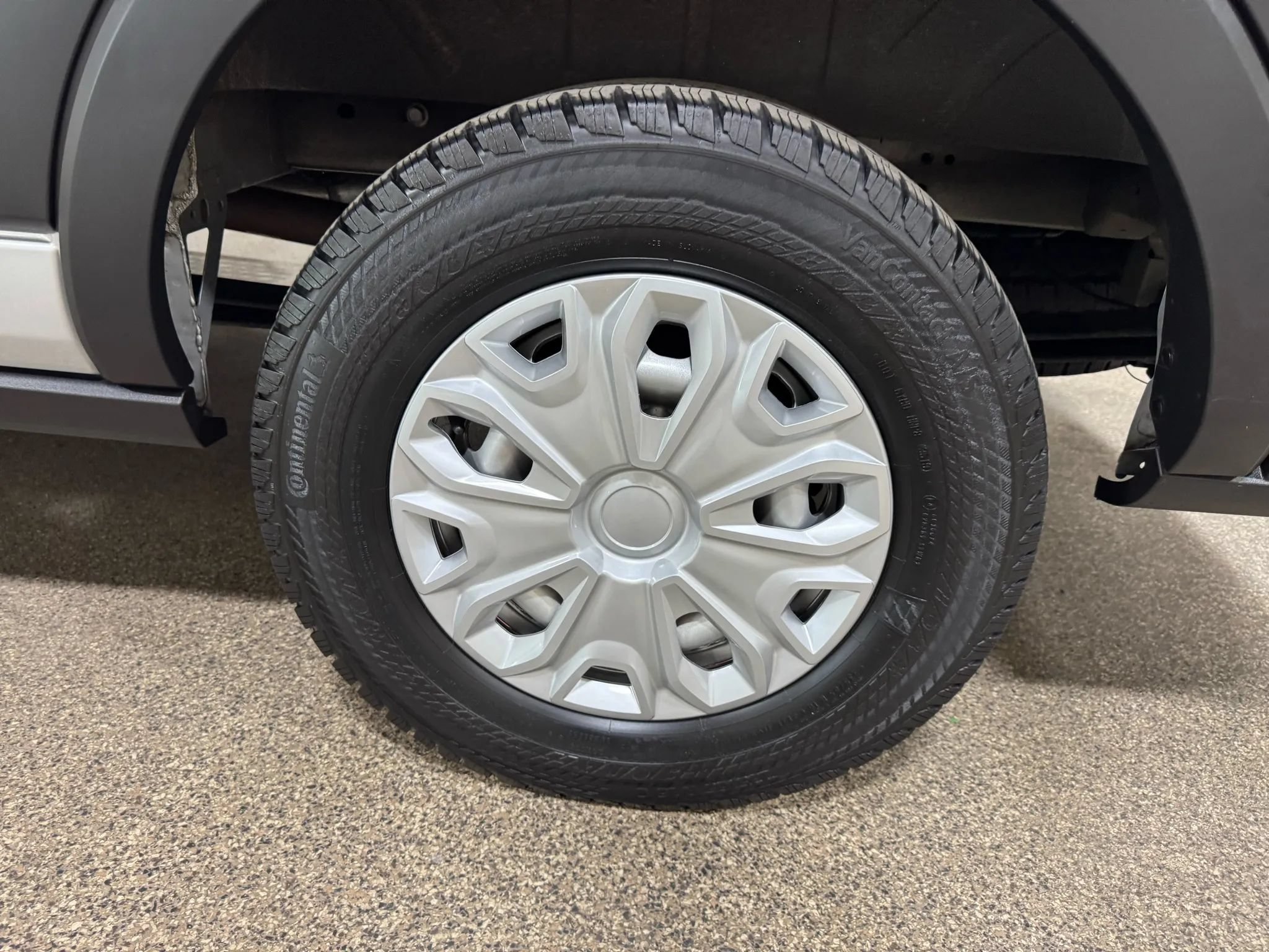 Used 2019 Ford Transit 250 148 Medium Roof RWD image 62