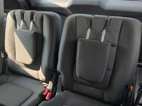 Used 2018 Ford Explorer XLT w/ Equipment Group 201A FWD image 19