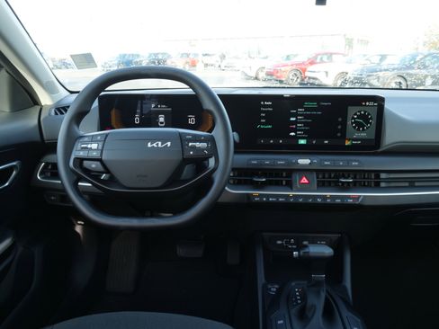 New 2025 Kia K4 LXS image 19