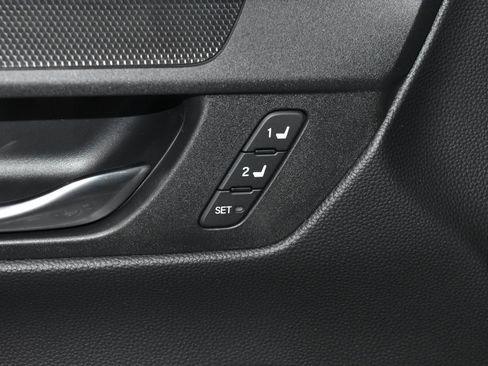 Used 2025 Honda CR-V Sport-L image 5