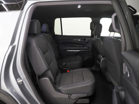 Used 2026 Chevrolet Traverse LT w/ Midnight/Sport Edition AWD/4WD image 13