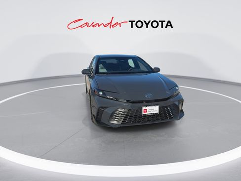 Used 2026 Toyota Camry SE image 3