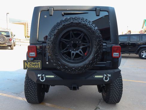 Used 2018 Jeep Wrangler Unlimited Sport S AWD/4WD image 15
