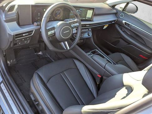 Used 2025 Hyundai Sonata Limited FWD image 3