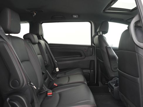 Used 2023 Honda Odyssey Sport image 12