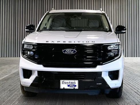 Used 2025 Ford Expedition Active AWD/4WD image 3