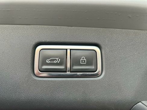 Used 2024 Kia EV9 Wind image 40