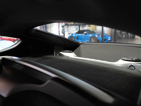 Used 2016 Porsche Cayman image 78