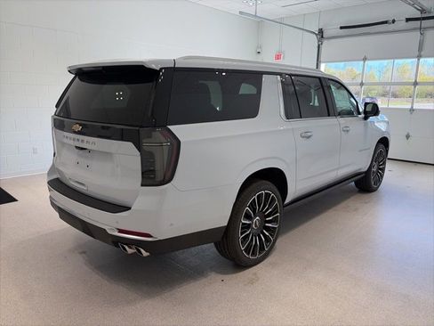 New 2026 Chevrolet Suburban High Country image 6