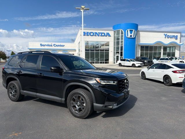 Used 2024 Honda Pilot TrailSport image 1