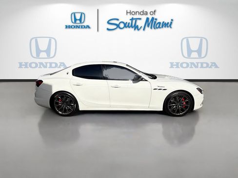 Used 2022 Maserati Ghibli Modena Q4 AWD/4WD image 8