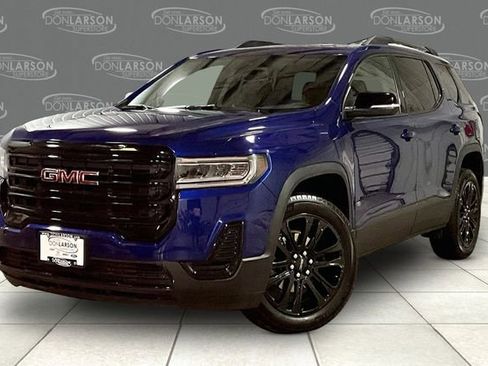 Used 2023 GMC Acadia SLE w/ Driver Convenience Package image 3