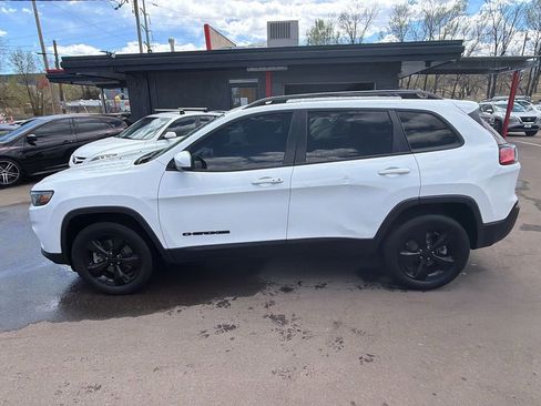 Used 2020 Jeep Cherokee Latitude Plus AWD/4WD image 4