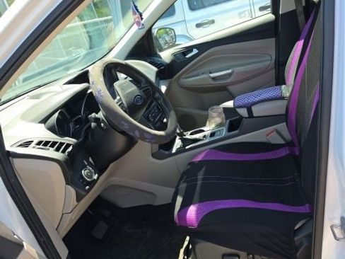 Used 2017 Ford Escape SE FWD image 6