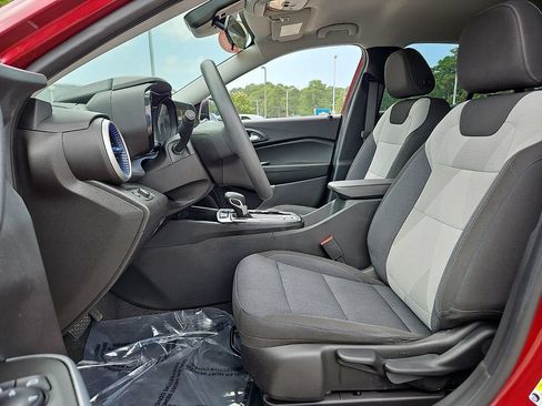 Certified 2025 Chevrolet Trax LS w/ Driver Confidence Package FWD image 13