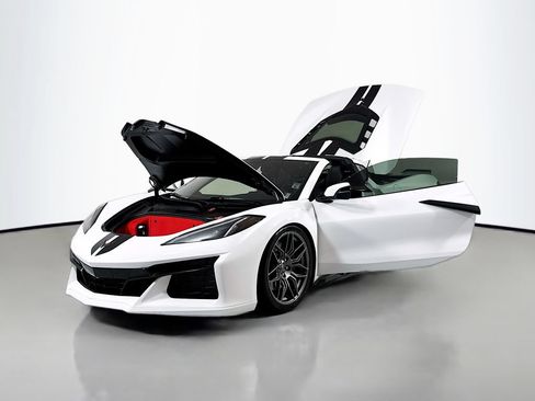 Used 2023 Chevrolet Corvette Z06 w/ Stealth Interior Trim Package RWD image 31