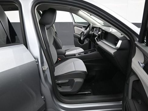 New 2026 Volkswagen Tiguan SE AWD/4WD image 14