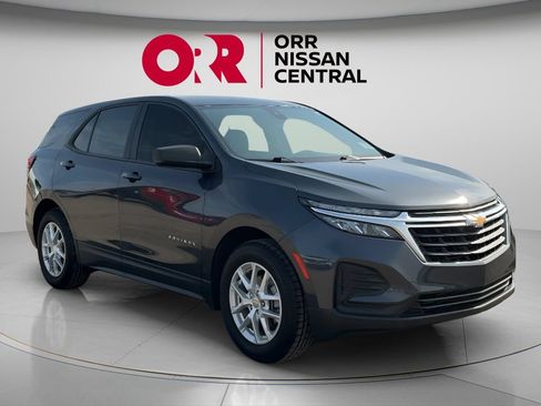 Used 2022 Chevrolet Equinox LS FWD image 3