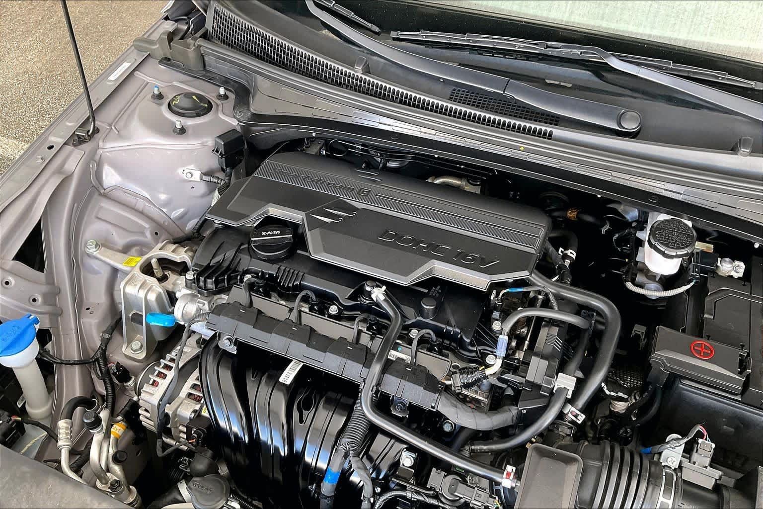 Certified 2025 Hyundai Elantra Limited FWD image 33