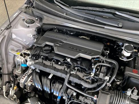 Certified 2025 Hyundai Elantra Limited FWD image 33