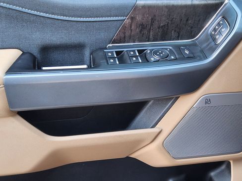 Used 2024 Ford F350 Lariat image 24