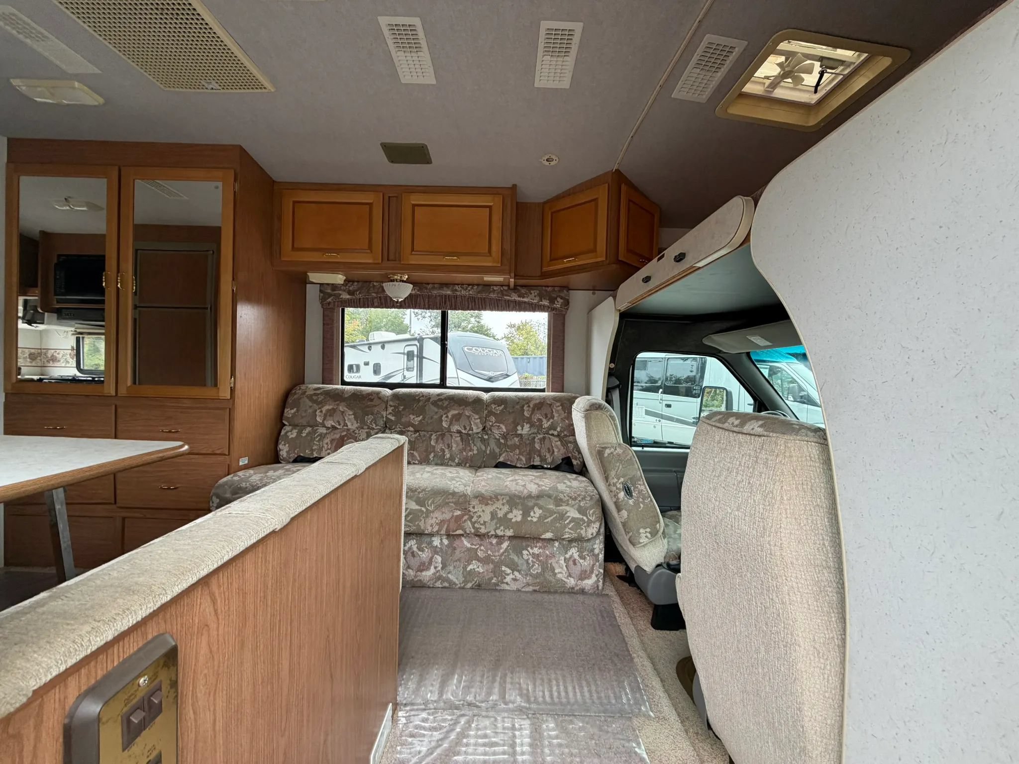 Used 1998 Ford E-350 and Econoline 350 RWD image 12