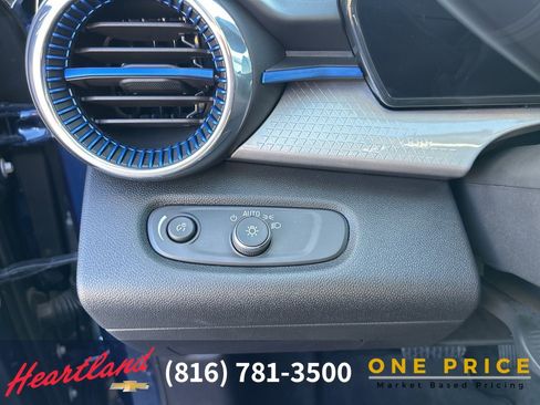 Used 2024 Chevrolet Trax LT w/ Driver Confidence Package image 21