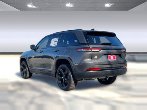 New 2025 Jeep Grand Cherokee Limited w/ Luxury Tech Group II image 3