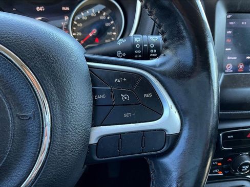 Used 2018 Jeep Compass Latitude w/ Popular Equipment Group FWD image 21