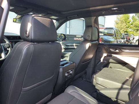 Used 2022 GMC Yukon Denali AWD/4WD image 9